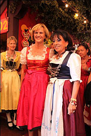 Karin Seehofer, Regine Sixt (©Foto: Swiss-Photo/D.Offhaus)